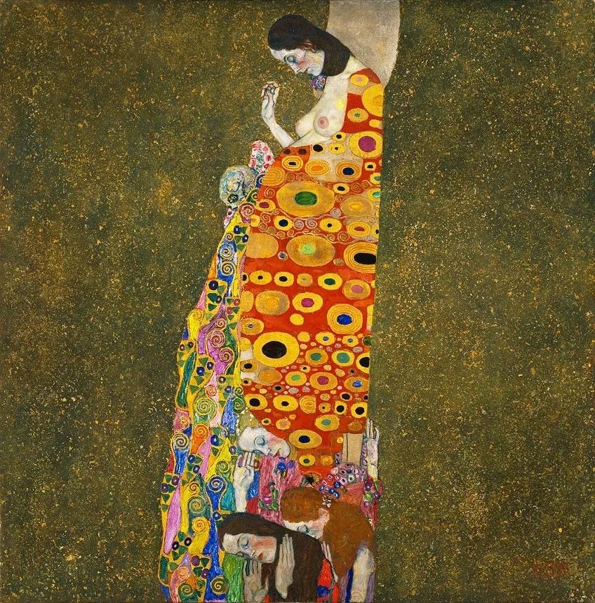 Hình nền điện thoại đẹp với bức tranh nghệ thuật phong cách Gustav Klimt, người phụ nữ trong trang phục họa tiết rực rỡ trên nền vàng lấp lánh