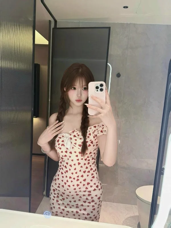 168+ Hình ảnh gái xinh che mặt bằng điện thoại cực cuốn hút đẹp