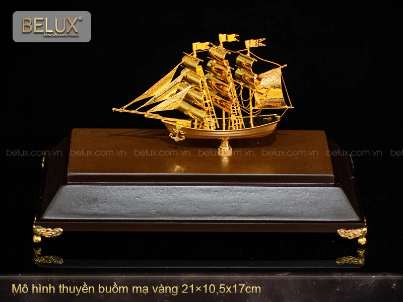 Mô hình thuyền buồm mạ vàng mẫu 09 (2)