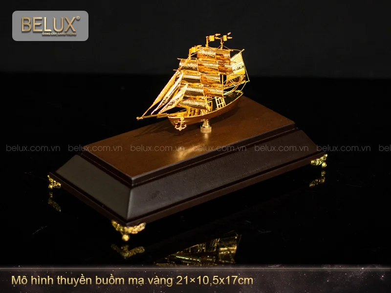 Mô hình thuyền buồm mạ vàng mẫu 09 (3)