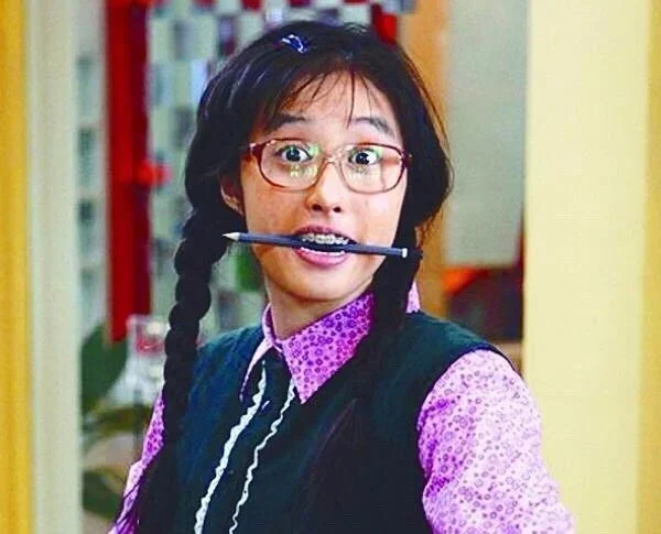 Ai ngờ Cô gái xấu xí đời thực nóng bỏng thế này